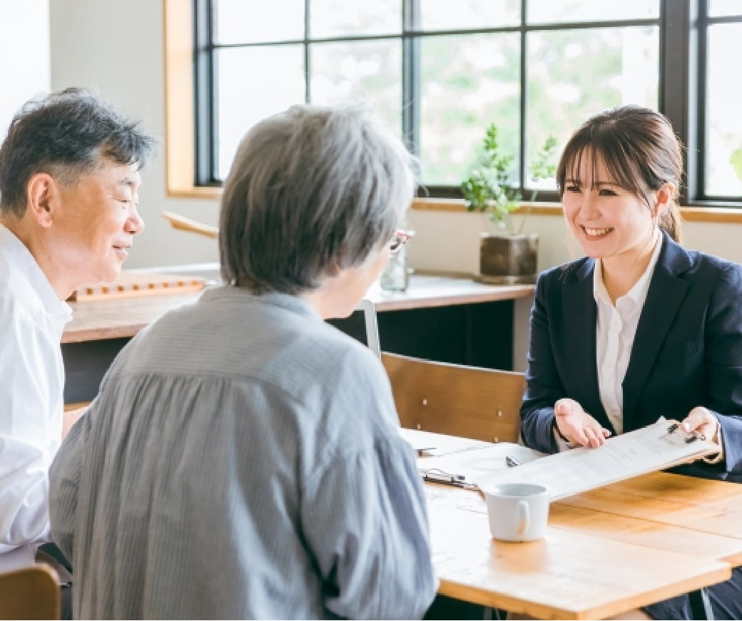 患者さんとそのご家族に説明中の様子